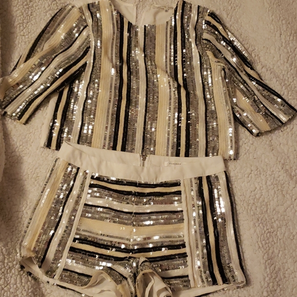 Sale*New endless rose sequin short set small - Picture 2 of 9